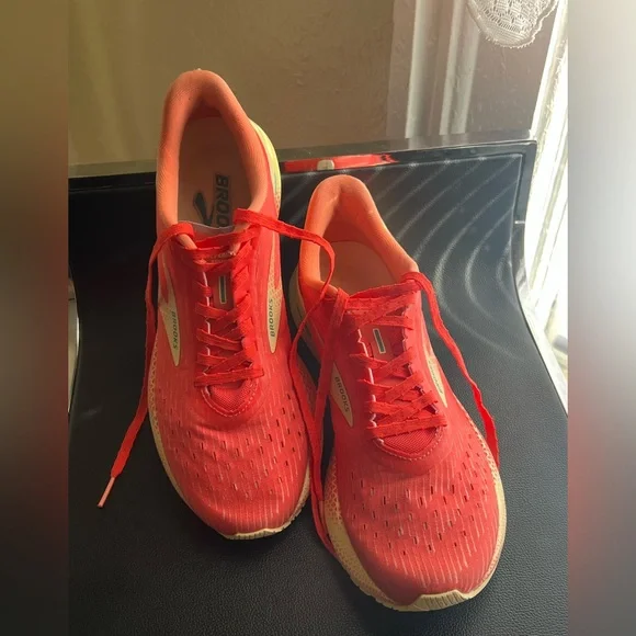 Brooks Women's Hyperion Tempo Size 9.5 Medium - Picture 2 of 10